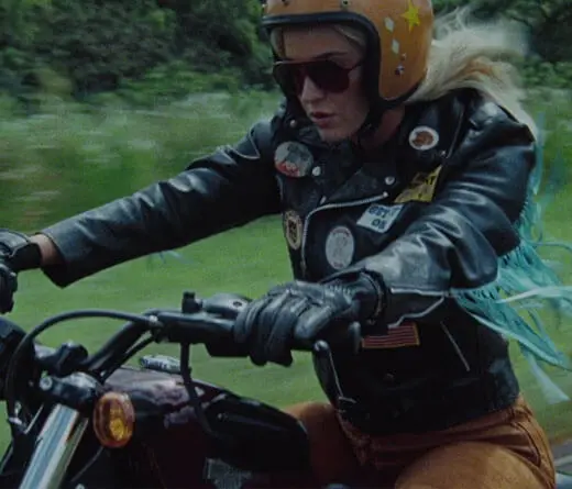 Katy Perry motoquea en Harleys In Hawaii, su nueva cancin y video.